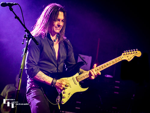 Søren Andersen on guitar