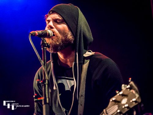 Charly T. on guitar & vocals