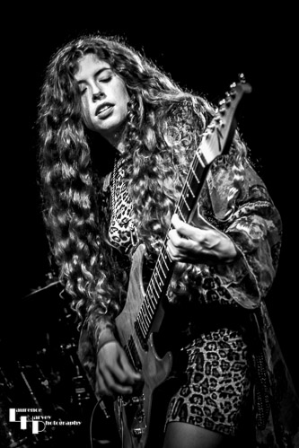 Hannah Wicklund on vocals & guitar