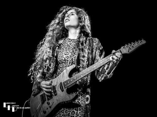 Hannah Wicklund on vocals & guitar
