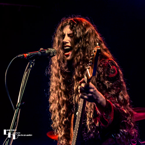 Hannah Wicklund on vocals & guitar