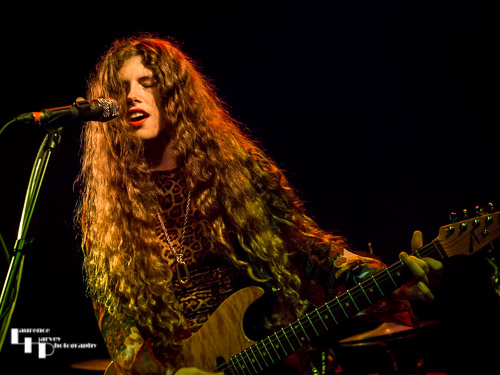 Hannah Wicklund on vocals & guitar