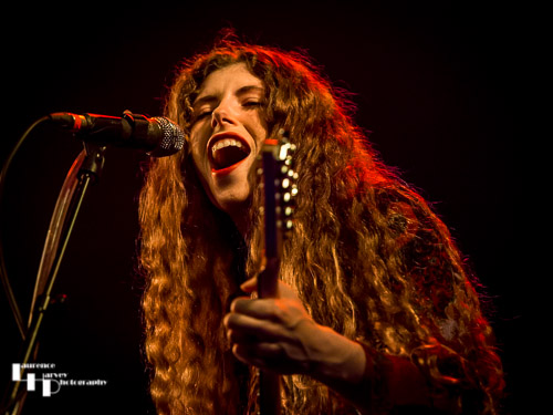 Hannah Wicklund on vocals & guitar