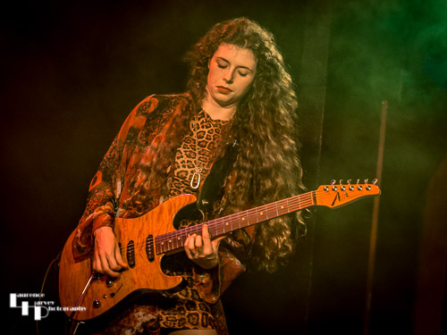 Hannah Wicklund on vocals & guitar