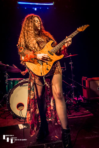 Hannah Wicklund on vocals & guitar