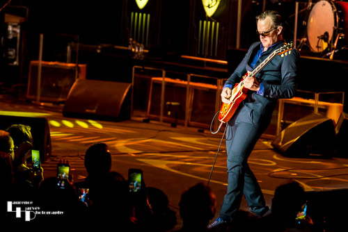 Joe Bonamassa on guitar & vocals