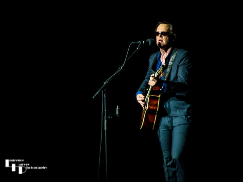 Joe Bonamassa on guitar & vocals