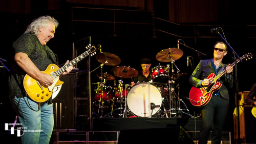 Joe Bonamassa with guest Bernie Marsden