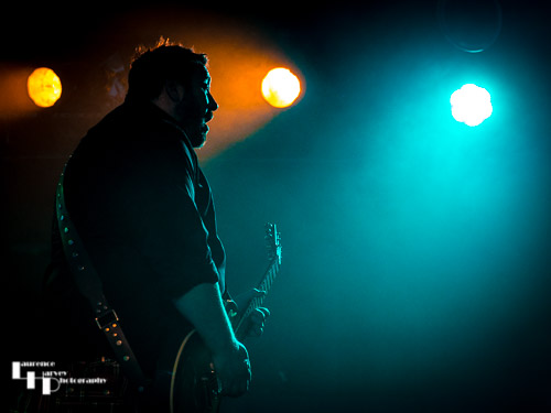 Alan Nimmo on guitar & vocals