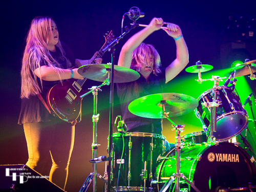 Tori Mai on rhythm guitar & Dave Atkin on drums