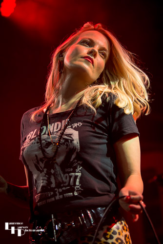 Mollie Marriott on vocals