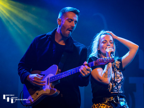 Mollie Marriott on vocals & Charlie Allen on guitar