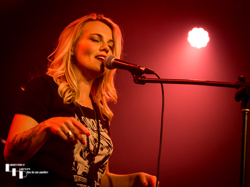 Mollie Marriott on vocals