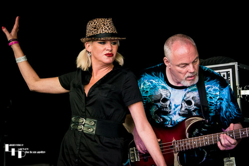 Roadhouse: Mandie G on vocals & Bill Hobley on bass