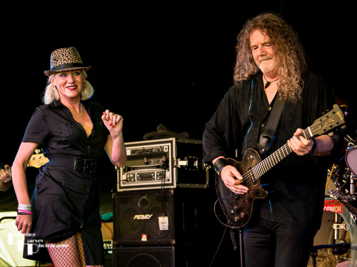 Roadhouse: Mandie G on vocals & Danny Gwilym on guitar