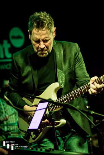 Ron Sayer on guitar
