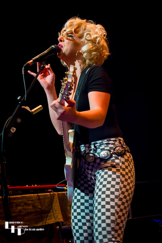 Samantha Fish on vocals & guitar