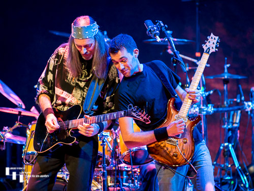 Mark Sutcliffe & Joe Fawcett on guitar