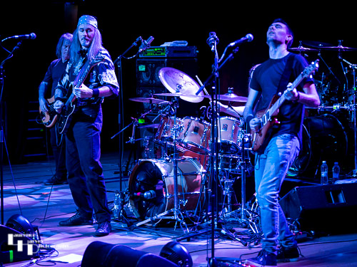 Mark Sutcliffe & Joe Fawcett on guitar