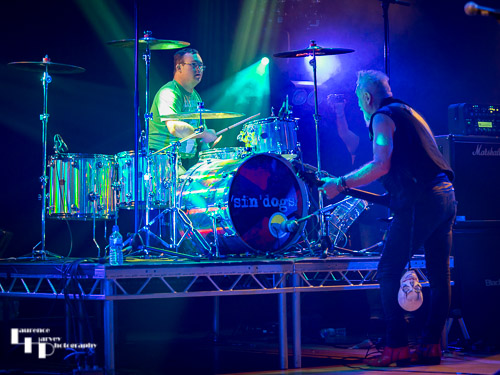 Zal Cleminson on guitar with unplanned guest from the crowd on drums