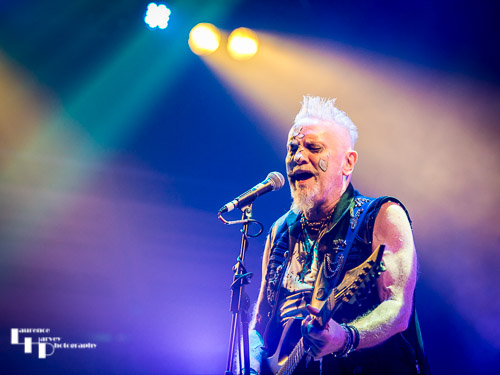 Zal Cleminson on vocals & guitar