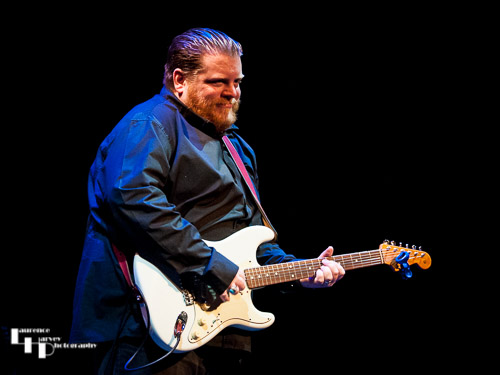Danny Bryant on guitar & vocals