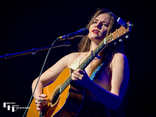 Arielle on vocals & guitar