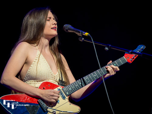 Arielle on vocals & guitar