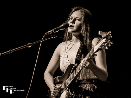 Arielle on vocals & guitar