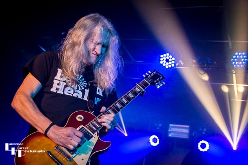 Born Healer: Iain Black on guitar