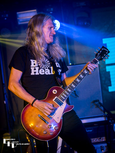 Born Healer: Iain Black on guitar