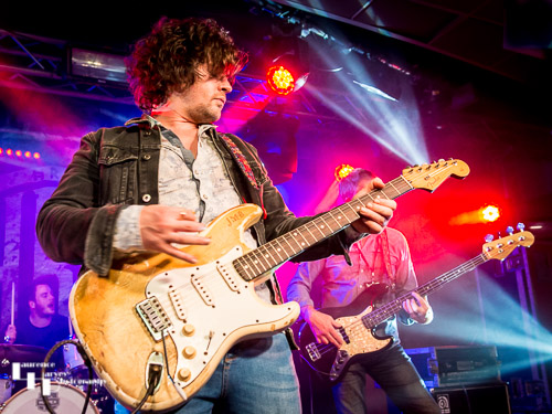 Jason Barwick on vocals & guitar