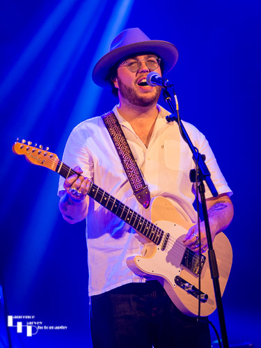 Tom Julian-Jones on guitar & vocals