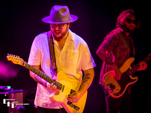 Tom Julian-Jones on guitar & vocals