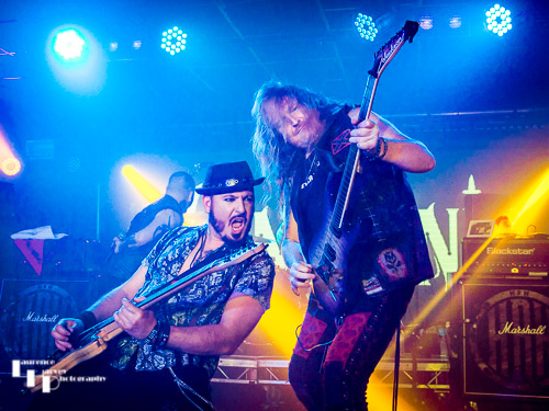 Byron 'Beej' Garbett & Brian Green on guitars