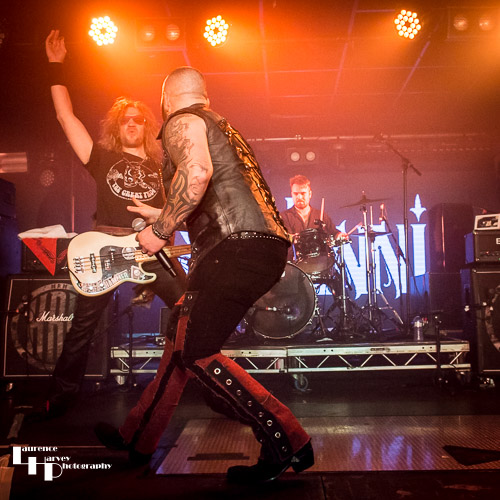 Phil 'Hammer' Burrows on bass & David Foster on vocals