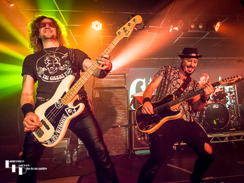 Phil 'Hammer' Burrows on bass & Byron 'Beej' Garbett on guitar