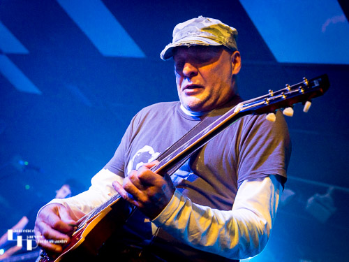 Giuliano Gizzi on guitar