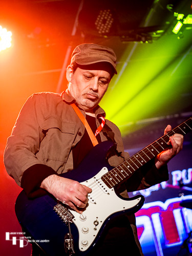 Sol Latif on guitar