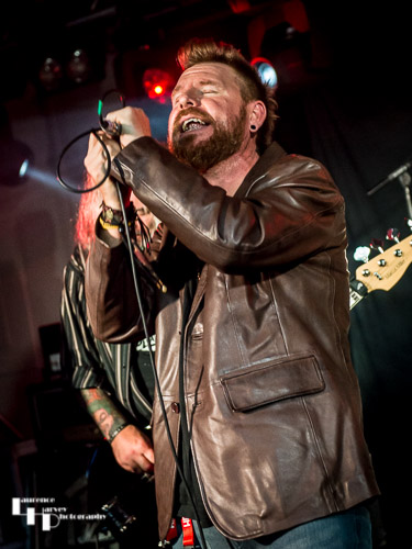 Craig Blencowe on vocals