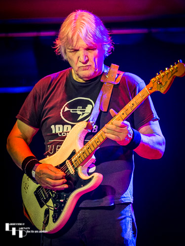 Ryk Mead on guitar & vocals