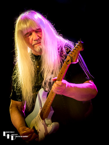 Andy Scott on guitar