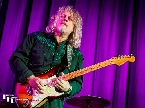 Alan McWhirter on vocals & guitar