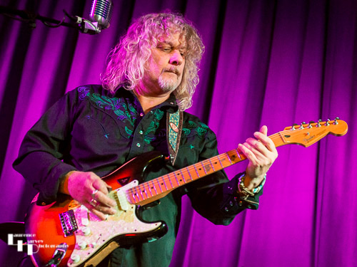 Alan McWhirter on vocals & guitar