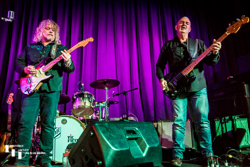 Alan McWhirter on vocals & guitar, Paul Spracklin on bass