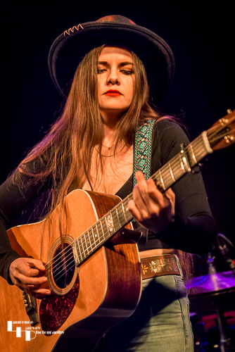 Arielle on vocals & guitar