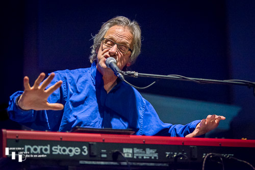 Paul Long on keyboards and vocals