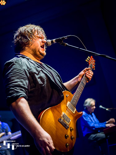 Matt Long on guitar & vocals