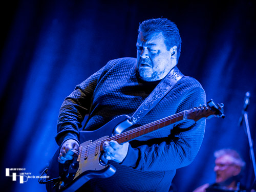 Danny Bryant on guitar & vocals