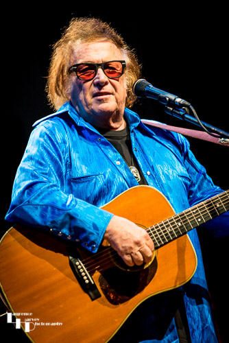 Don McLean on vocals & guitar
